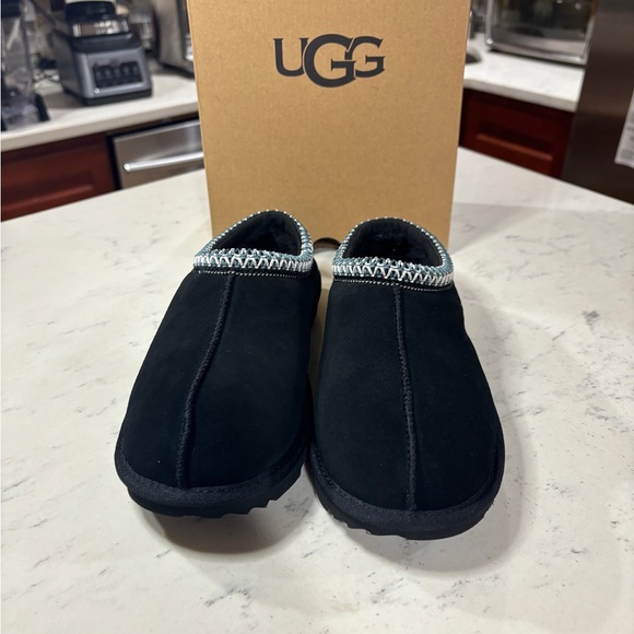 Size 1Y Brand New UGG Kids Tasman || Slipper black fast Shipping - Picture 4 of 9